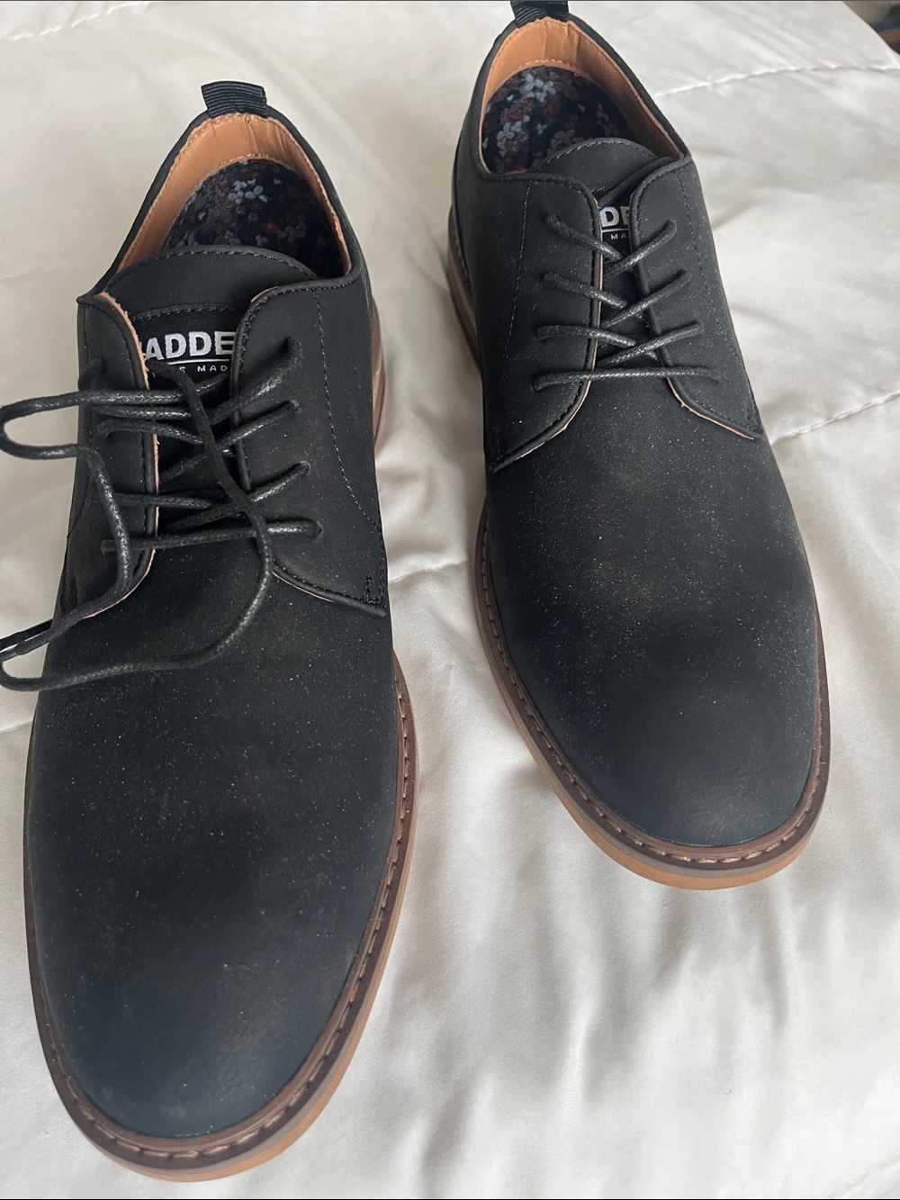 Steve Madden Black Derby Shoes with Tan Trim  9.5